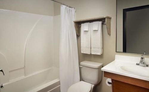 Portage Lakes Woodspring Suites Akron מראה חיצוני תמונה