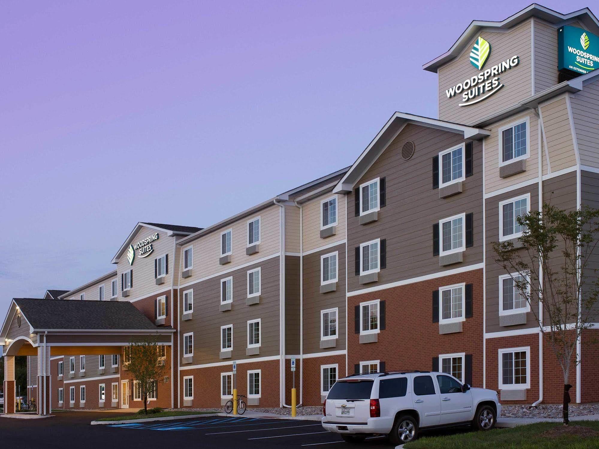 Portage Lakes Woodspring Suites Akron מראה חיצוני תמונה