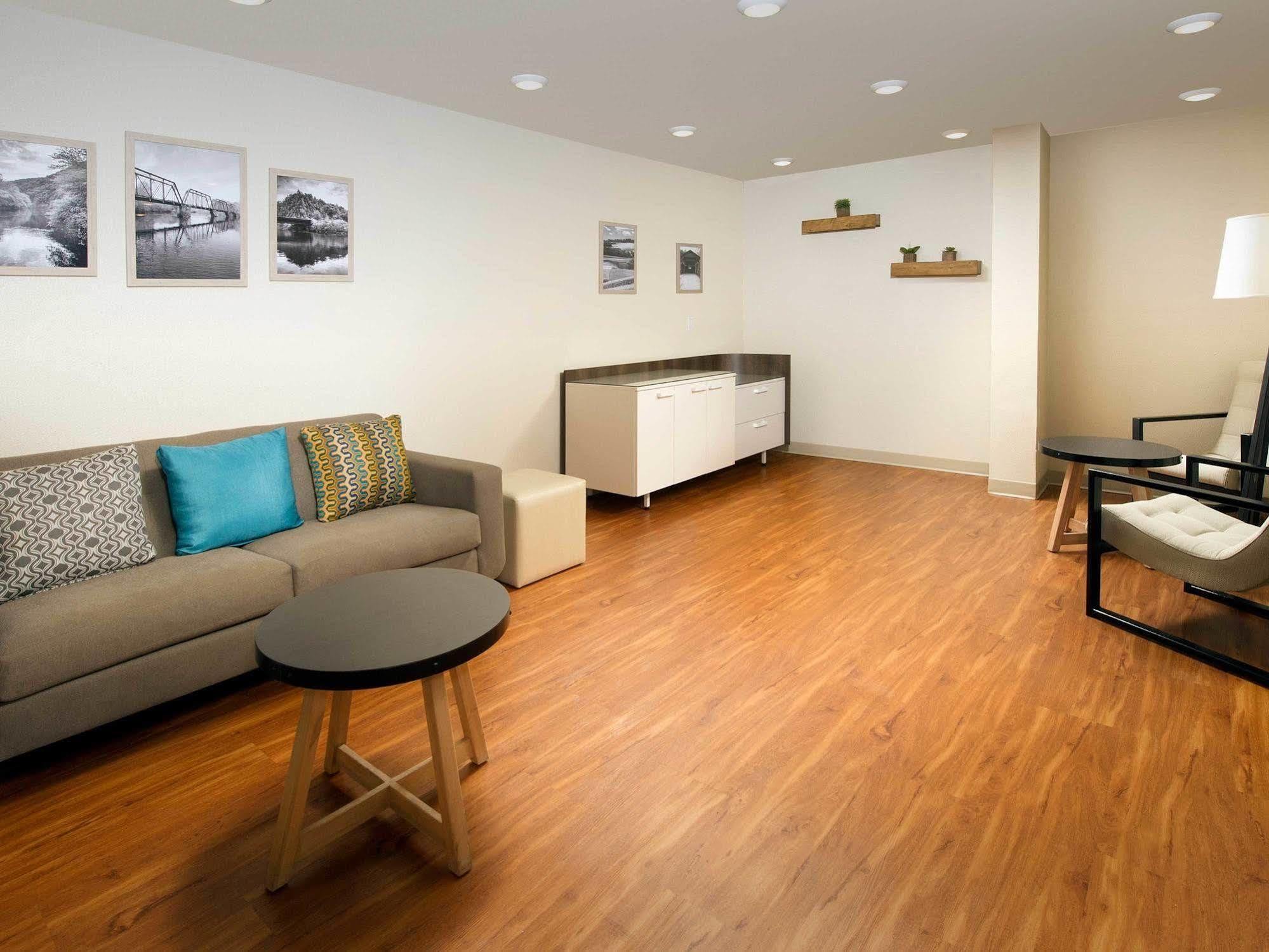 Portage Lakes Woodspring Suites Akron מראה חיצוני תמונה