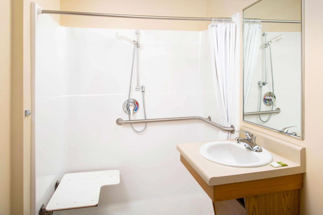 Portage Lakes Woodspring Suites Akron מראה חיצוני תמונה